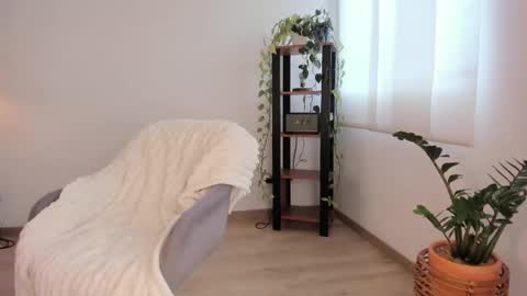Snapshot of polly_____ chatting on April 30, 8:57 pm Polly online show from April 30, 8:57 pm