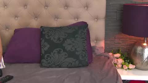 Snapshot of polly_curiouss chatting on June 22, 7:44 pm polly_curiouss online show from June 22, 7:44 pm