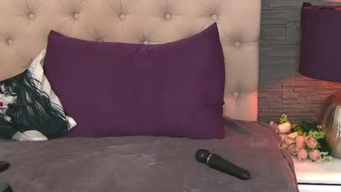 Snapshot of polly_curiouss chatting on June 29, 7:47 pm polly_curiouss online show from June 29, 7:47 pm