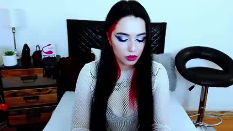 Polly online show from December 16, 3:19 am