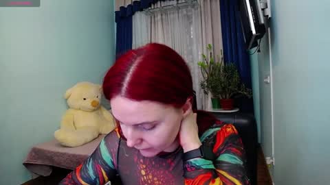 Snapshot of pollygreen chatting on December 14, 7:51 am Olivia online show from December 14, 7:51 am