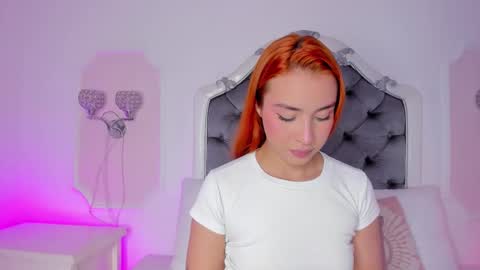 Snapshot of pollygrey_ chatting on November 15, 3:37 am Carolina online show from November 15, 3:37 am