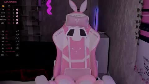       online show from November 10, 8:52 pm