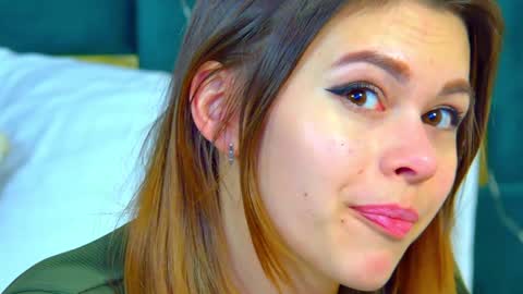 Snapshot of pollylanders chatting on December 26, 9:58 pm Polly online show from December 26, 9:58 pm