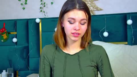 Snapshot of pollylanders chatting on December 27, 1:00 am Polly online show from December 27, 1:00 am