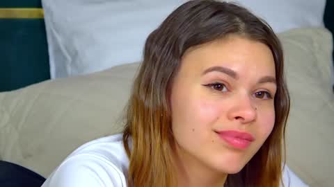 Snapshot of pollylanders chatting on February 5, 10:08 am Polly online show from February 5, 10:08 am