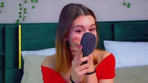 Snapshot of pollylanders chatting on March 10, 9:29 pm Polly online show from March 10, 9:29 pm