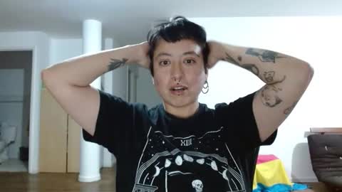 Poly online show from December 16, 12:26 am