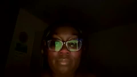 Snapshot of poohbearslutty chatting on December 17, 10:05 pm Pooh online show from December 17, 10:05 pm