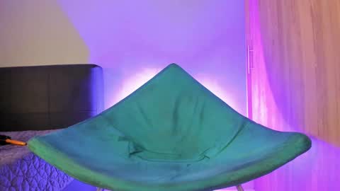 johnatan online show from December 11, 2:30 am