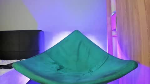 johnatan online show from December 14, 3:29 am