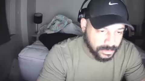 Snapshot of popfizzt chatting on October 14, 1:06 am popfizzt online show from October 14, 1:06 am