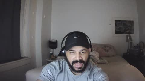 Snapshot of popfizzt chatting on February 4, 9:37 am popfizzt online show from February 4, 9:37 am