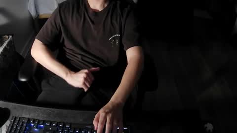 cumguy125 online show from December 17, 11:33 pm