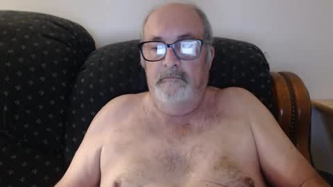 Snapshot of poppi_4u chatting on December 7, 9:50 am poppi_4u online show from December 7, 9:50 am