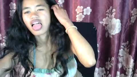 Snapshot of poppy_kelley chatting on June 27, 12:22 pm Lilly online show from June 27, 12:22 pm