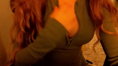 Snapshot of poppybloopy chatting on October 22, 6:18 pm April online show from October 22, 6:18 pm