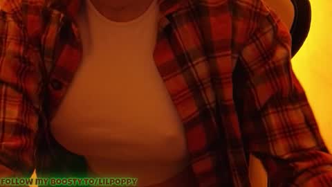 Snapshot of poppybloopy chatting on February 13, 6:48 pm April online show from February 13, 6:48 pm