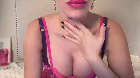 Poppy Knox online show from December 3, 6:50 pm