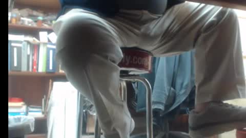 Pop online show from December 12, 2:44 pm