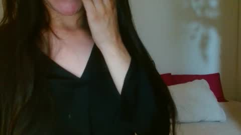 Snapshot of porcelainlux chatting on May 5, 2:41 am porcelainlux online show from May 5, 2:41 am