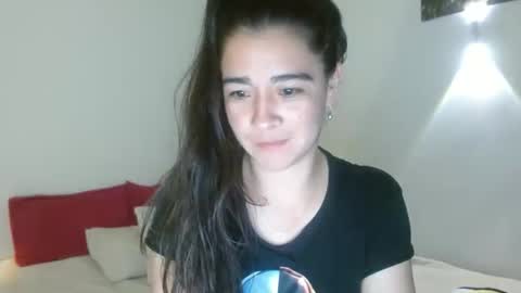 Snapshot of porcelainlux chatting on June 10, 2:01 am porcelainlux online show from June 10, 2:01 am