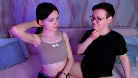 Snapshot of pornostendup chatting on May 29, 7:34 pm Ana and Tati online show from May 29, 7:34 pm