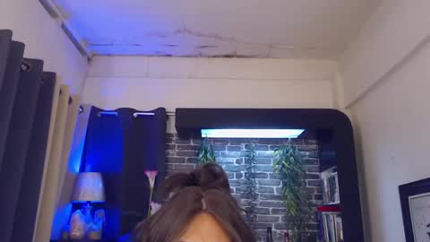 Snapshot of pornstardiva chatting on March 4, 5:21 am DivaGray online show from March 4, 5:21 am