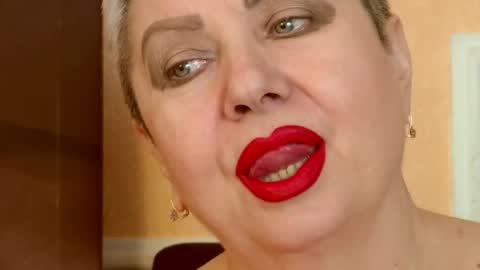Snapshot of posh_lady chatting on May 12, 6:49 pm LADY POSH online show from May 12, 6:49 pm