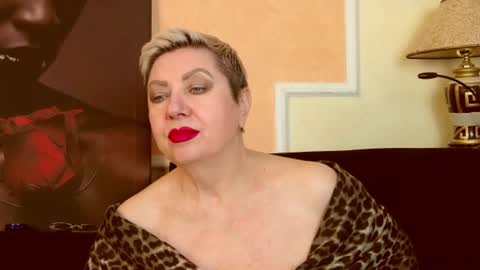 Snapshot of posh_lady chatting on June 10, 9:35 pm LADY POSH online show from June 10, 9:35 pm