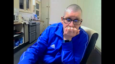 poshman65 online show from April 15, 8:42 pm