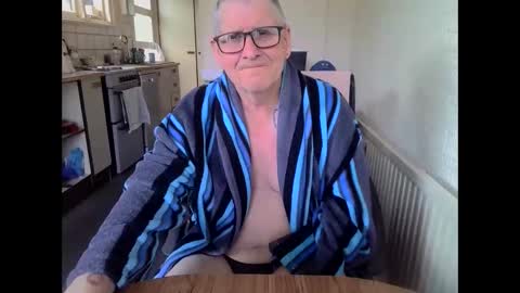 Snapshot of poshman65 chatting on June 9, 11:00 am poshman65 online show from June 9, 11:00 am