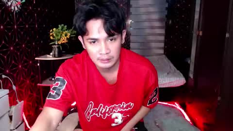 VEeeAsian online show from September 14, 1:43 pm