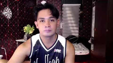 VEeeAsian online show from October 4, 9:29 am