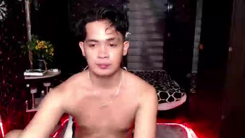 VEeeAsian online show from November 14, 11:53 am