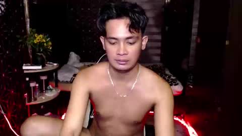 VEeeAsian online show from November 19, 4:18 pm
