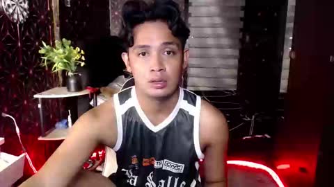 VEeeAsian online show from January 7, 10:29 am