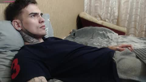 Snapshot of posterboy2025 chatting on October 15, 3:50 am J online show from October 15, 3:50 am