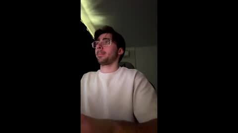 Snapshot of poulze chatting on April 7, 10:59 am poulze online show from April 7, 10:59 am