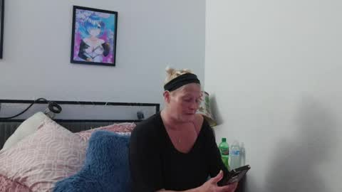 Snapshot of poundthatpussy4me chatting on July 9, 8:07 am poundthatpussy4me online show from July 9, 8:07 am