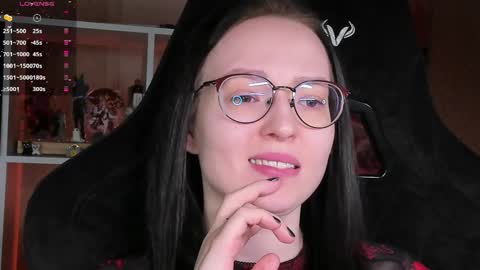 Robyn online show from April 4, 11:08 am