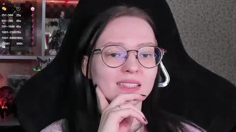 Robyn online show from April 17, 3:15 pm