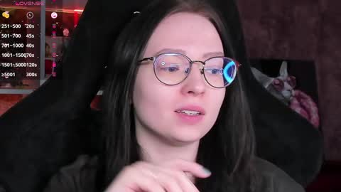 Robyn online show from April 22, 9:22 am