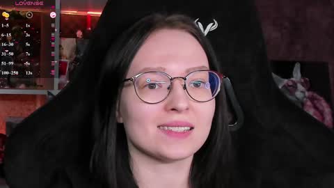 Robyn online show from April 23, 1:13 pm