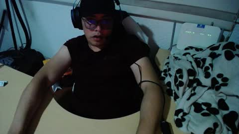 powerfulzeus2 online show from September 13, 2:44 am