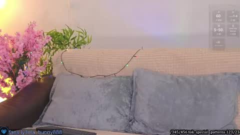 Snapshot of powerrr_ chatting on February 25, 11:08 am Lola online show from February 25, 11:08 am