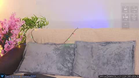 Snapshot of powerrr_ chatting on February 27, 10:15 am Lola online show from February 27, 10:15 am