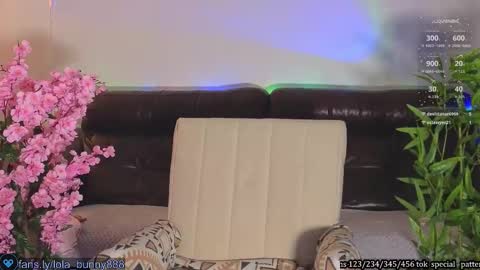 Snapshot of powerrr_ chatting on November 22, 5:17 am Lola online show from November 22, 5:17 am