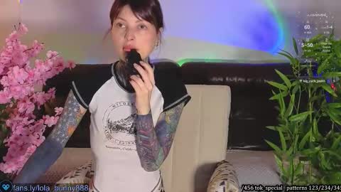 Snapshot of powerrr_ chatting on December 16, 5:01 am Lola online show from December 16, 5:01 am