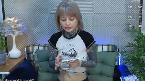 Lola online show from April 25, 5:21 am